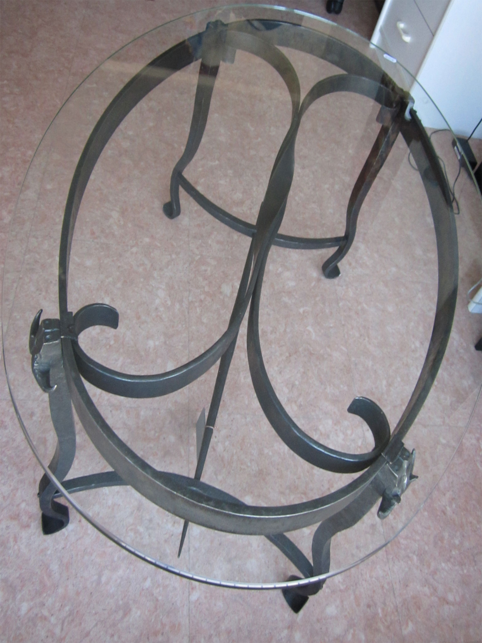 Table produit par un ferronnier